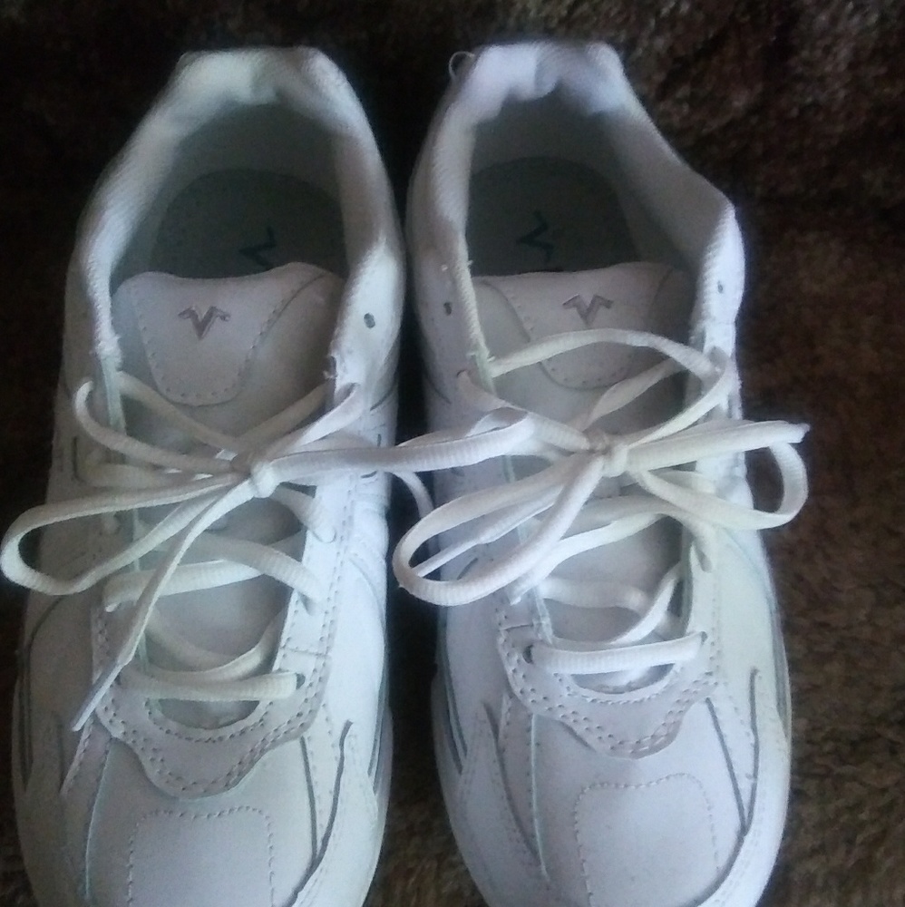 V Life Nursing Shoes
